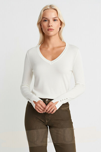 Qaju Women's V-Neck Sleeve Buttoned Knitwear Sweater – Ecru