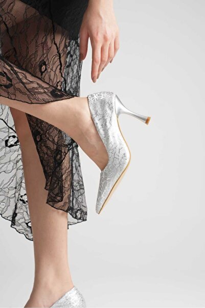 Sena Stil Silver Thin Toe Closed Back Thin Heel Special Design 7.5 cm Stylish Women's Stiletto