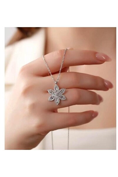 Sepetten Eve Luxury Serisi Gümüş Kaplama Beyaz Lotus Çiçeği Kolye Sevgiliye H...