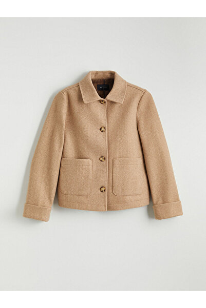 LC Waikiki معطف ختم المرأة طوق القميص البيج