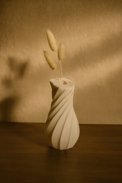 N&E Studio مزهرية حلزونية |   مزهرية زخرفية مصنوعة يدويًا على الطراز الاسكندن...