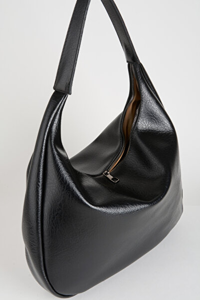 Vivaq Women's Pear Black Lined Faux Leather Zipper Closure Handbag and Shoulder Bag