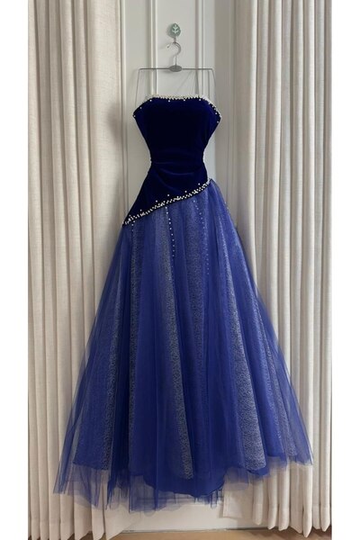 diarafashionsa فستان سهره مخمل مع تل مطرز يدوي