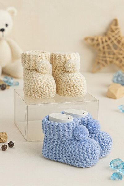 eradkids Knitted Pompom Baby Booties Set of 2 – Soft Winter Booties with Hand-Knitted Look