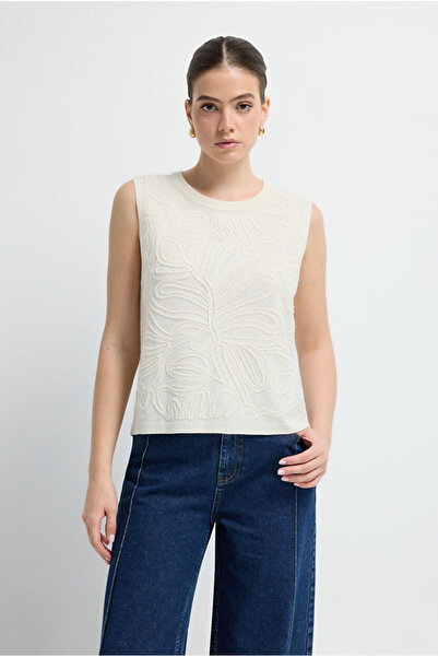 adL Kabartma Desenli Triko Süveter