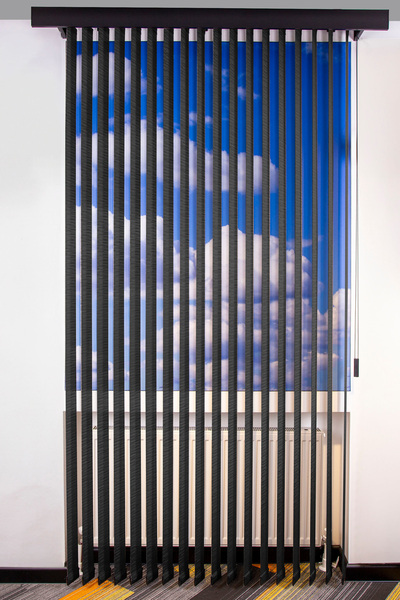 HAFS Dikey Perde JS 8400 – Siyah | Işık Ayarlı, Nemli Bezle Silinebilir