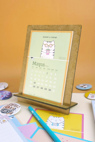 Varyant 2026 Masa Takvimi - Tembel Kedi - Ahşap Kaide