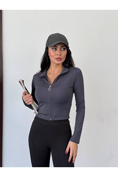 Freya Zipped Sweatshirt with Finger Holes