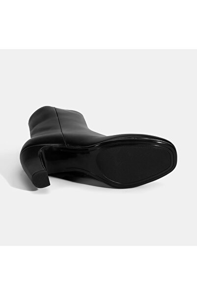 Desa Kadın Siyah Topuklu Deri Bot
