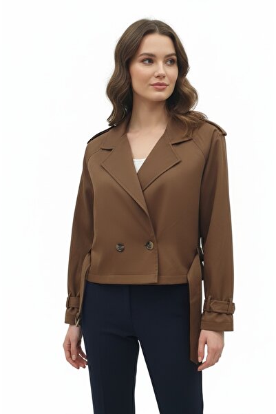 modaselda zara marka kısa trençkot [bej ve siyah renkleri zara markasıdır]