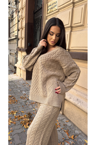 Pretty Women's knitted tracksuit