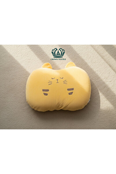Crown Textile A gentle memory foam baby pillow, made of soft, comfortable fabric with a velvety feel, providing ideal comfort for the baby's head.