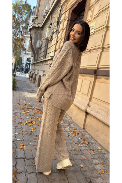 Pretty Women's knitted tracksuit