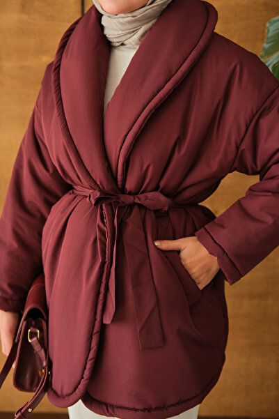 LOCCO Γυναικείο πουπουλένιο παλτό με ζώνη μπορντό