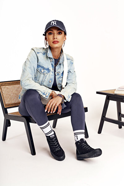 Big Star Shoes Women's high-top sneakers on a large star sole FF274244 Black 37