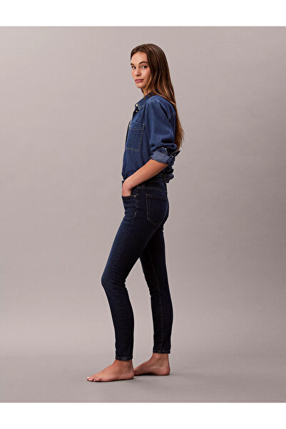 Calvin Klein Kadın Skinny Fit Yüksek Bel Dar Paça Pamuklu Esnek Denim Lacivert Pantolon LV047B772G-R7C