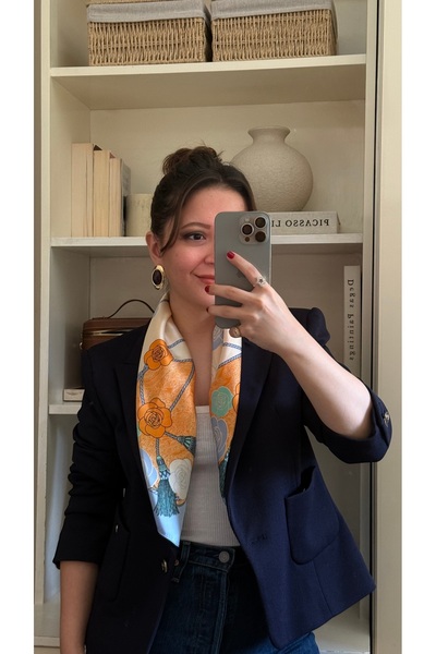 Muse Sister Kyra Foulard