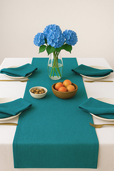 De'Vor Velvet Look Turquoise Table Runner