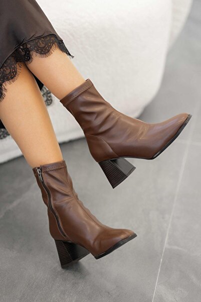 Parponi حذاء فالون نسائي بكعب من الجلد المطاطي باللون البني