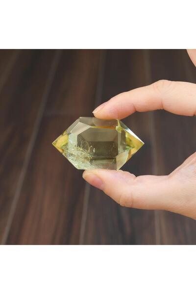 Taş Sandığı Çift Uçlu Limon Kuvars Taşı - Enerji Dengeleyici Kristal