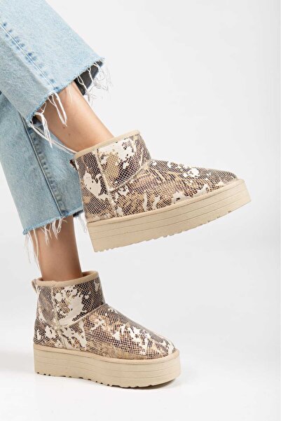 OLA Mini Bej Süet İçi Kürklü Kalın Taban Yılan Derisi Desenli Kadın Bot