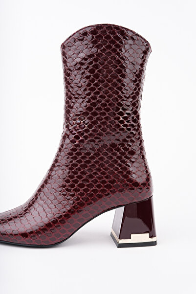 Women Lay-z Kadın Yılan Desenli Rugan Topuklu Bot 6.5 Cm Kalın Topuk Şık ve Modern Günlük Tasarım