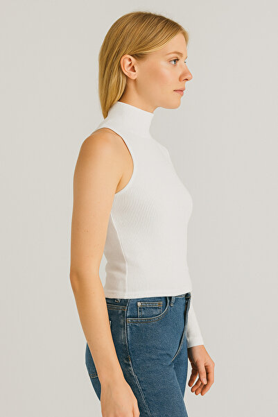 LACHT Women's White Single Sleeve Long Sleeve Mock Neck Blouse