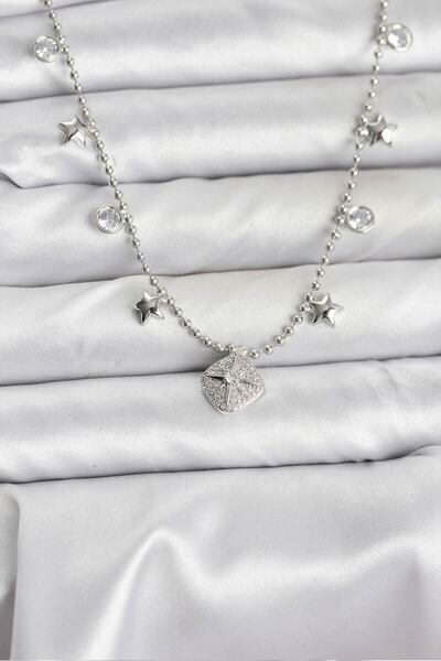 Asel Aksesuarcı قلادة نسائية من النحاس الفضي اللون مرصعة بحجر الزركون موديل ن...