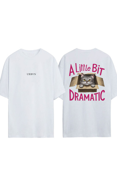 urbvn تي شيرت بتصميم دراماتيك كات مطبوع أبيض قصة فضفاضة