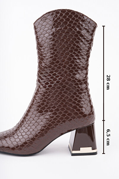 Women Lay-z Kadın Yılan Desenli Rugan Topuklu Bot 6.5 Cm Kalın Topuk Şık ve Modern Günlük Tasarım