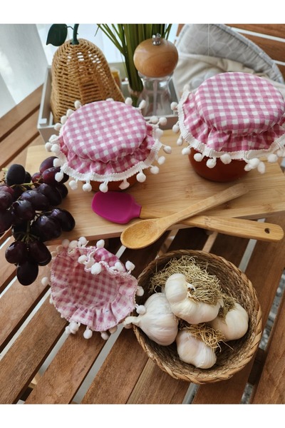 Runner Supla Home غطاء برطمان معدني وردي اللون مع كرات زينة (6 قطع)