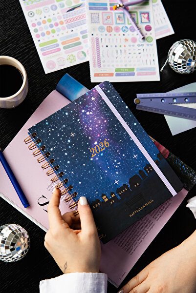 PAPERORA 2026 A5 Spiralli Renkli Haftalık Ajanda 12 Aylık – Motivasyon Sayfal...