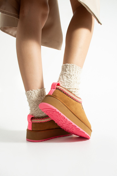 TexFoot Παντόφλες Tazz με πολύχρωμη σόλα με επένδυση από γούνα από σουέτ για την ημέρα του Αγίου Βαλεντίνου