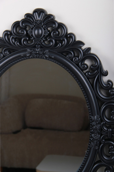 Generic Elegant mirror with a luxurious frame that adds a touch of elegance to the place 72 x 57 cm