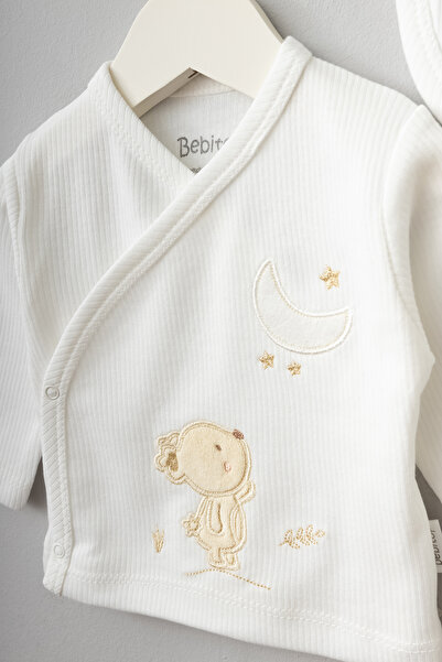 Yumilio Sweet Animals Collection – Cute Moon and Rabbits Patterned Newborn Hospital Discharge Set (with Snap Fasteners)