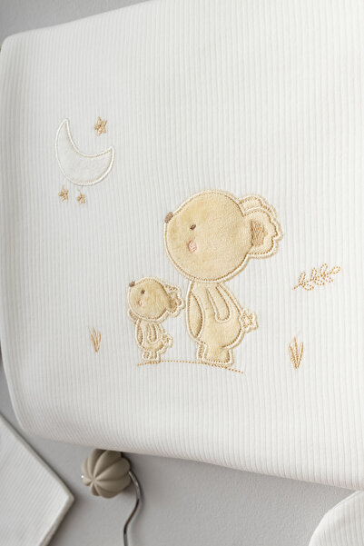 Yumilio Sweet Animals Collection – Cute Moon and Rabbits Patterned Newborn Hospital Discharge Set (with Snap Fasteners)