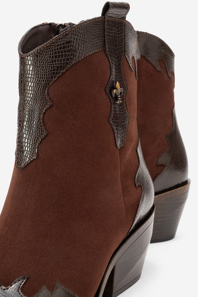 Nuvve Rodeo Süet Rugan Detaylı Western Kadın Bot