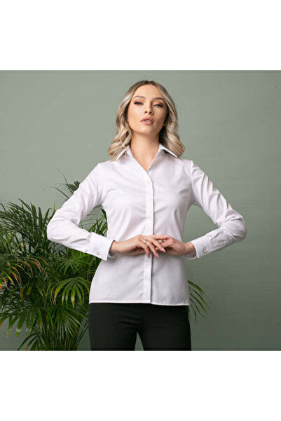 Minimalis Elegant women's white shirt with pointed collar and heart-shaped buttons