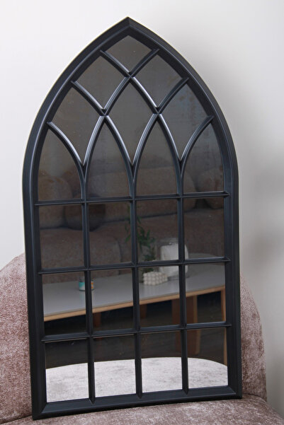 Generic An elegant mirror with a luxurious frame adds a touch of sophistication to any space. 92 x 51 cm