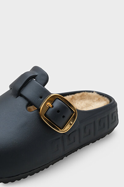 Capone Outfitters Daisy Women's Slippers