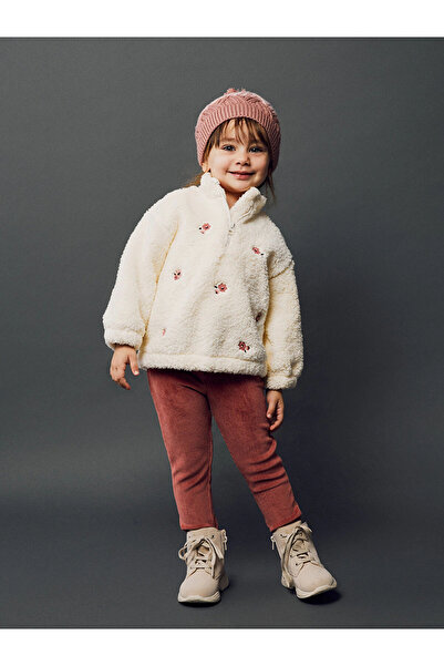 LC Waikiki بنطلون رياضي أساسي من القطيفة للفتيات الصغيرات من LCW باللون الورد...