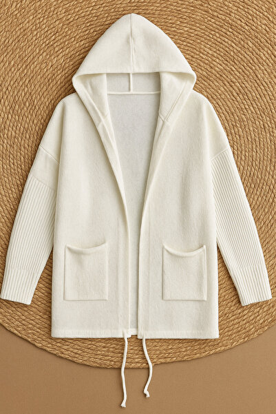 FEMELLE White Hooded Batwing Sleeve Oversized Knitwear Cardigan with Double Pockets Standard Size (Compatible with Size 48 and Below)