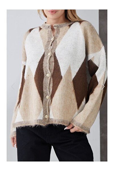 Missfrawomen كارديجان تريكو منقوش بنقشة البقلاوة باللون البيج مع أزرار ذهبية