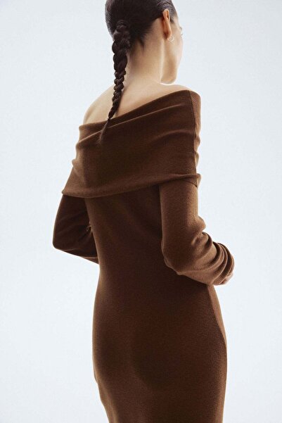 H&M Off-the-shoulder dress