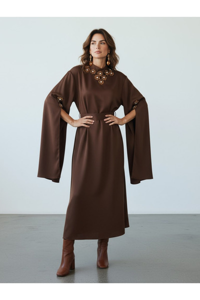 SERPİL Taş Detaylı Pelerin Kollu Zarif Midi Elbise 51253