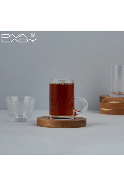 DIVA LADY A luxurious set from Diva Lady – 6 teacups + 6 coffeecups + 6 wooden saucers – elegant design with a touch of understated luxury.
