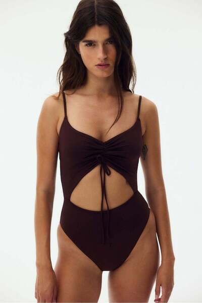 H&M ملابس سباحة بفتحة صدر مبطنة