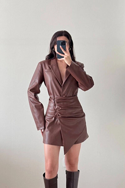 Eka Γυναικείο δερμάτινο μπουφάν σε καφέ χρώμα με κορδόνια και ζώνη 1041-2701