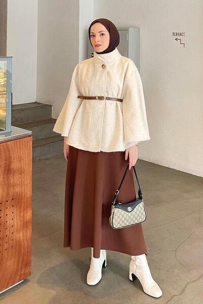 lamelif Κρέμα Poncho με λεπτομέρεια από καστανό χρώμα με λεπτομέρεια από καστανό χρώμα