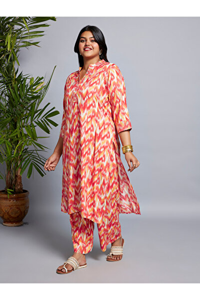 Globus By Styli Plus Size Multi Chevron Print Zari Detail Kurta and Pants Workwear Set